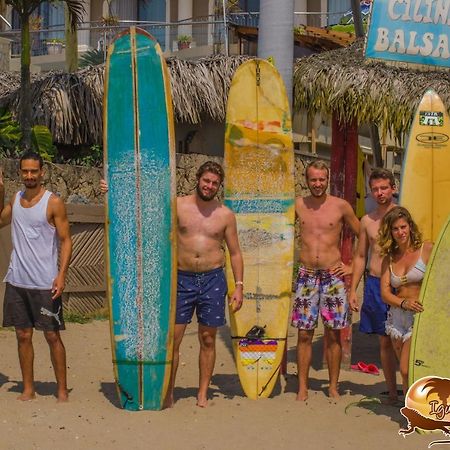 Montañita Iguana Beach Houseホステル エクステリア 写真