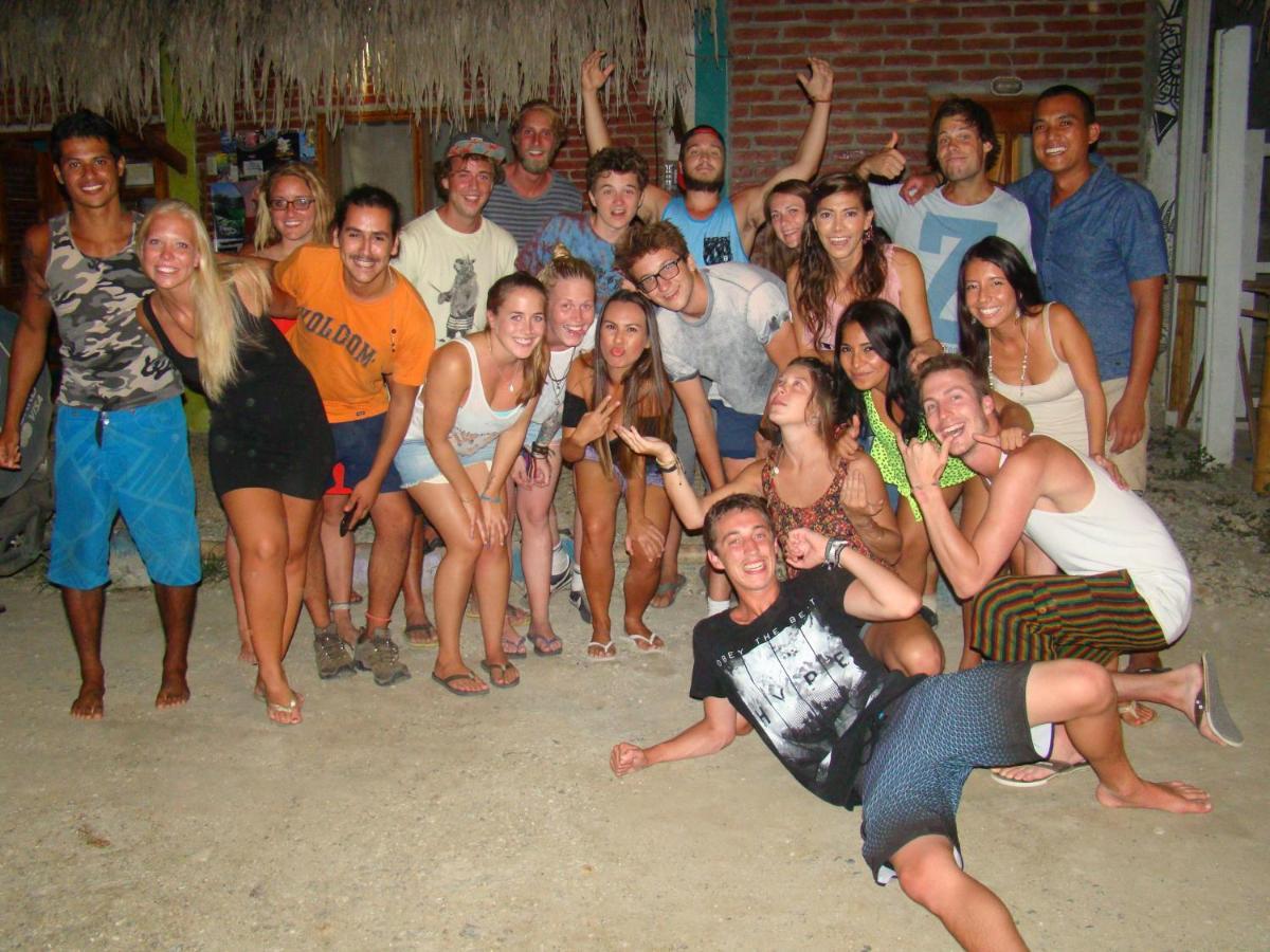 Montañita Iguana Beach Houseホステル エクステリア 写真