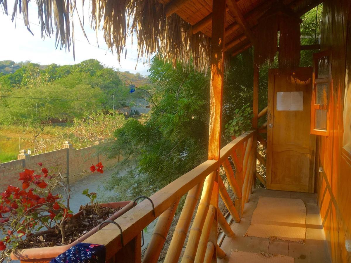 Montañita Iguana Beach Houseホステル エクステリア 写真
