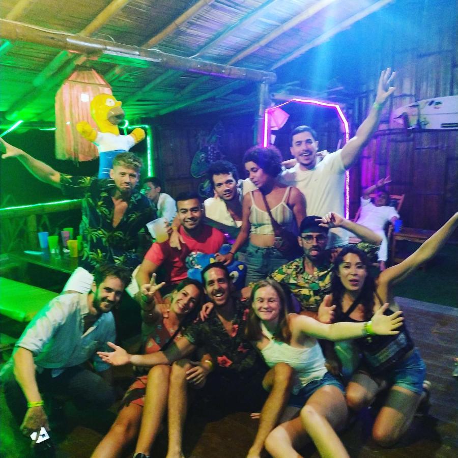 Montañita Iguana Beach Houseホステル エクステリア 写真