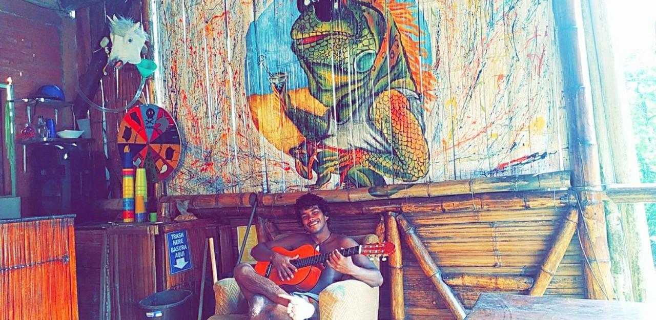 Montañita Iguana Beach Houseホステル エクステリア 写真