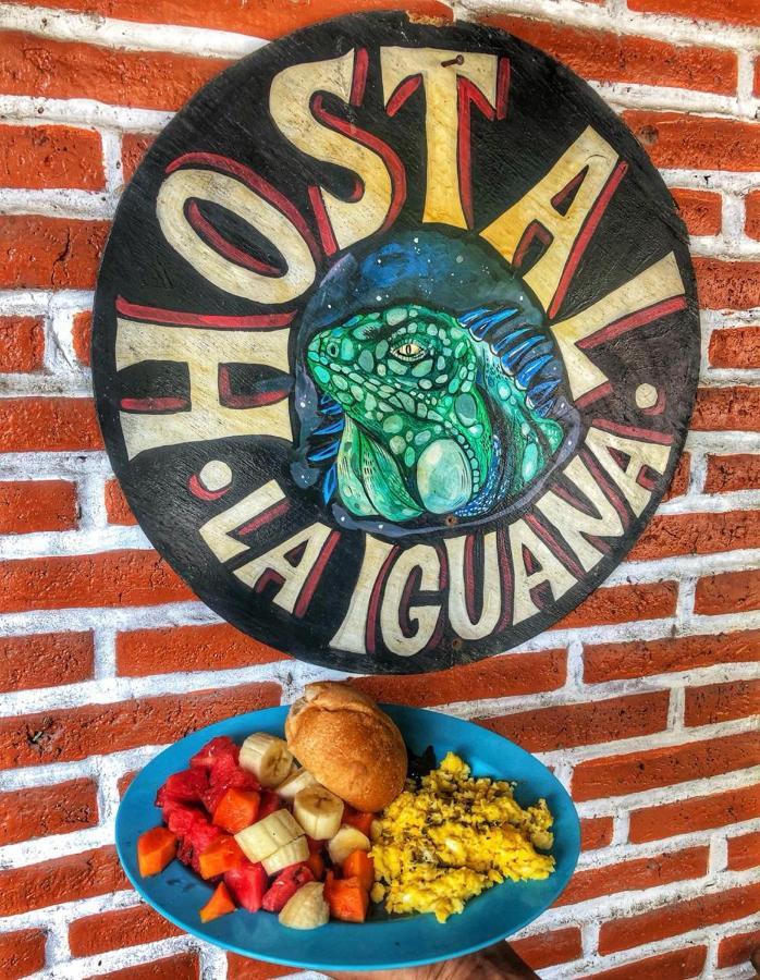 Montañita Iguana Beach Houseホステル エクステリア 写真