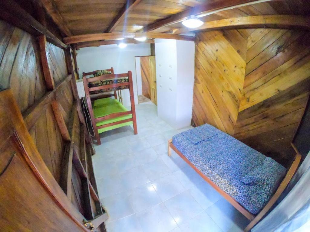 Montañita Iguana Beach Houseホステル エクステリア 写真