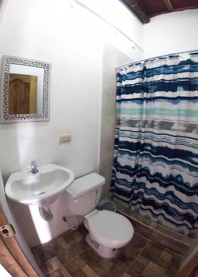 Montañita Iguana Beach Houseホステル エクステリア 写真