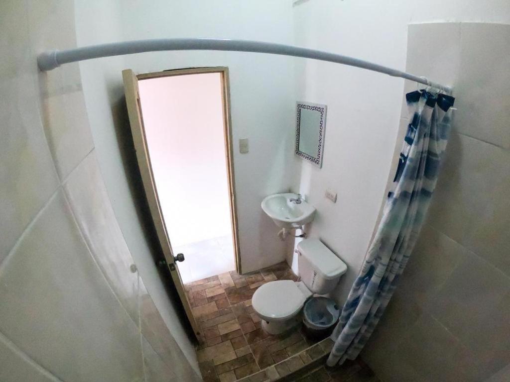 Montañita Iguana Beach Houseホステル エクステリア 写真